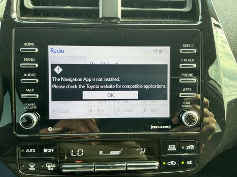 Used 2021 Toyota Prius LE AWD/4WD image 24