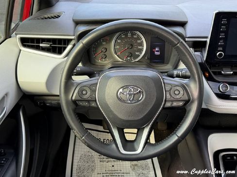 Used 2020 Toyota Corolla SE FWD image 18