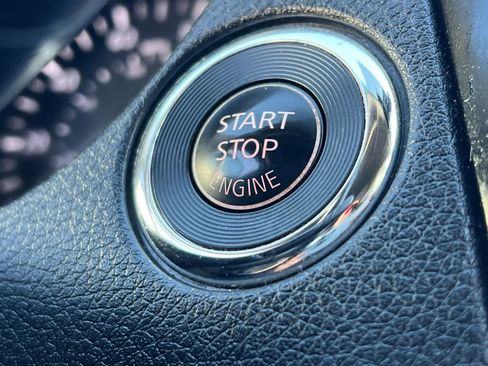 Used 2019 Nissan Rogue SL image 23