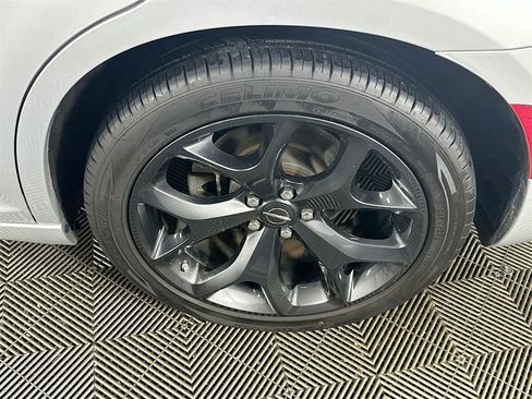 Used 2023 Chrysler 300 S image 33