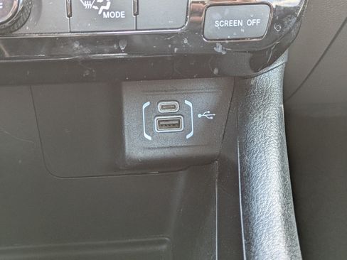Used 2024 Jeep Compass Latitude AWD/4WD image 23