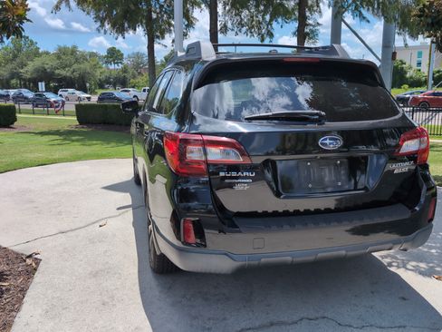 Used 2015 Subaru Outback 2.5i Limited AWD/4WD image 8