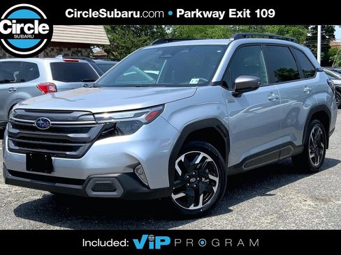 Certified 2025 Subaru Forester Limited AWD/4WD image 1