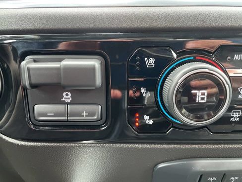 Certified 2025 Chevrolet Silverado 2500 High Country w/ Technology Package AWD/4WD image 26