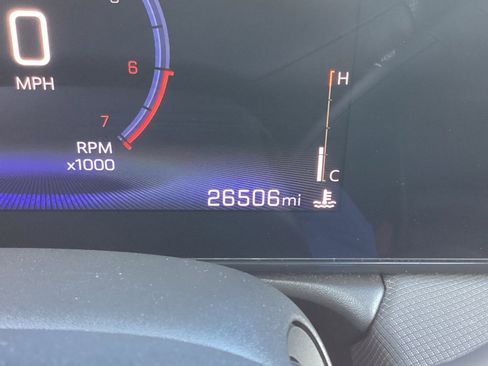 Used 2025 Chevrolet TrailBlazer LT image 2