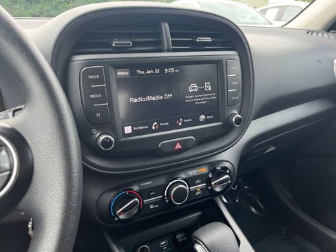 Used 2025 Kia Soul LX w/ LX Technology Package image 17