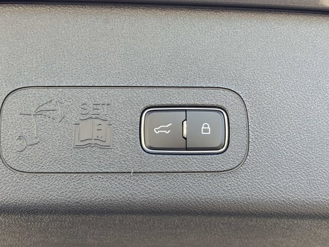 New 2027 Lincoln Aviator AWD image 13