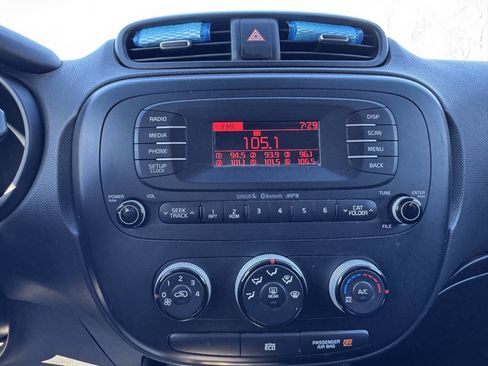 Used 2015 Kia Soul image 16