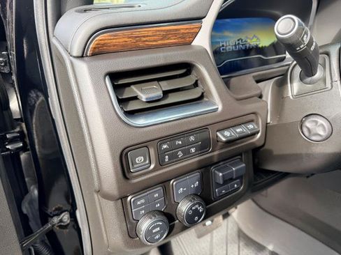 Used 2024 Chevrolet Suburban High Country w/ Max Trailering Package image 10