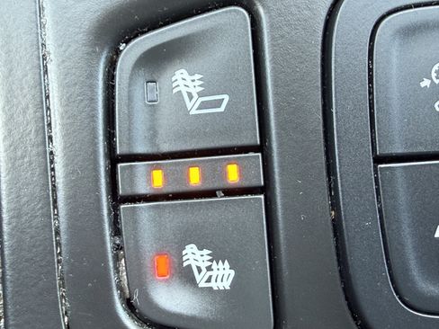 Used 2023 GMC Terrain SLE w/ Driver Convenience Package AWD/4WD image 16