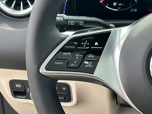 New 2026 Mercedes-Benz GLB 250 image 27