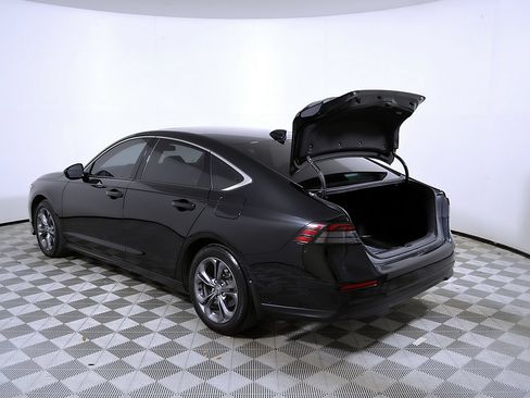 Used 2023 Honda Accord EX image 11