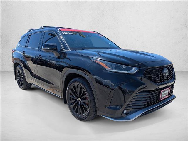 Used 2021 Toyota Highlander XSE FWD image 3