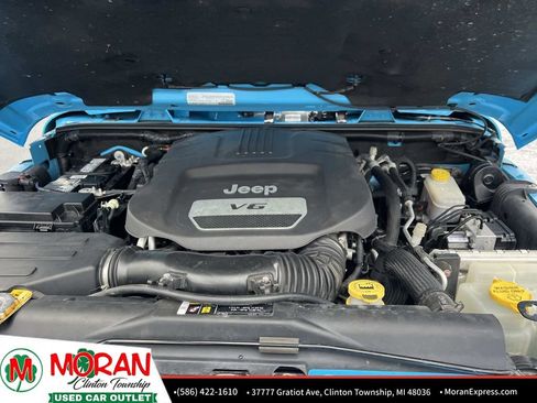 Used 2017 Jeep Wrangler Unlimited Sahara w/ Connectivity Group image 8