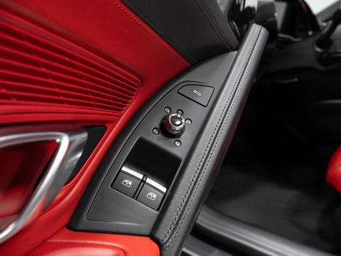 Used 2018 Audi R8 V10 w/ Premium Package image 47