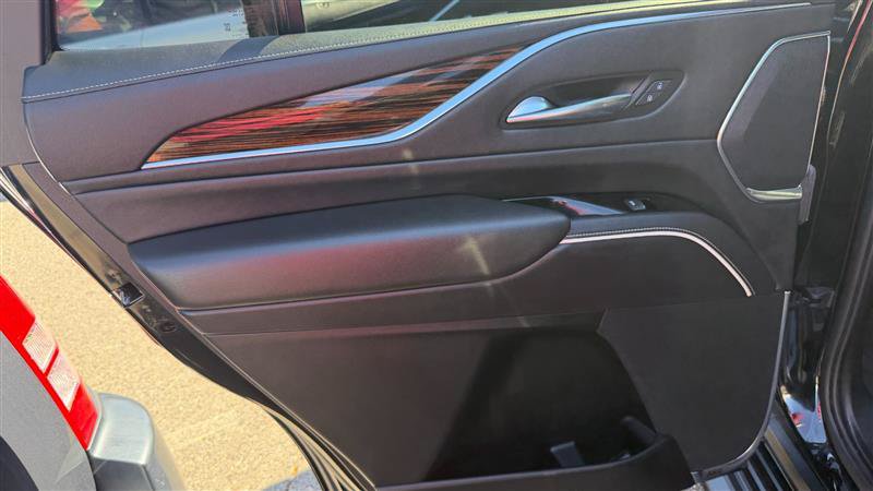 Used 2021 Cadillac Escalade Premium Luxury w/ Driver Assist Tech Package AWD/4WD image 24