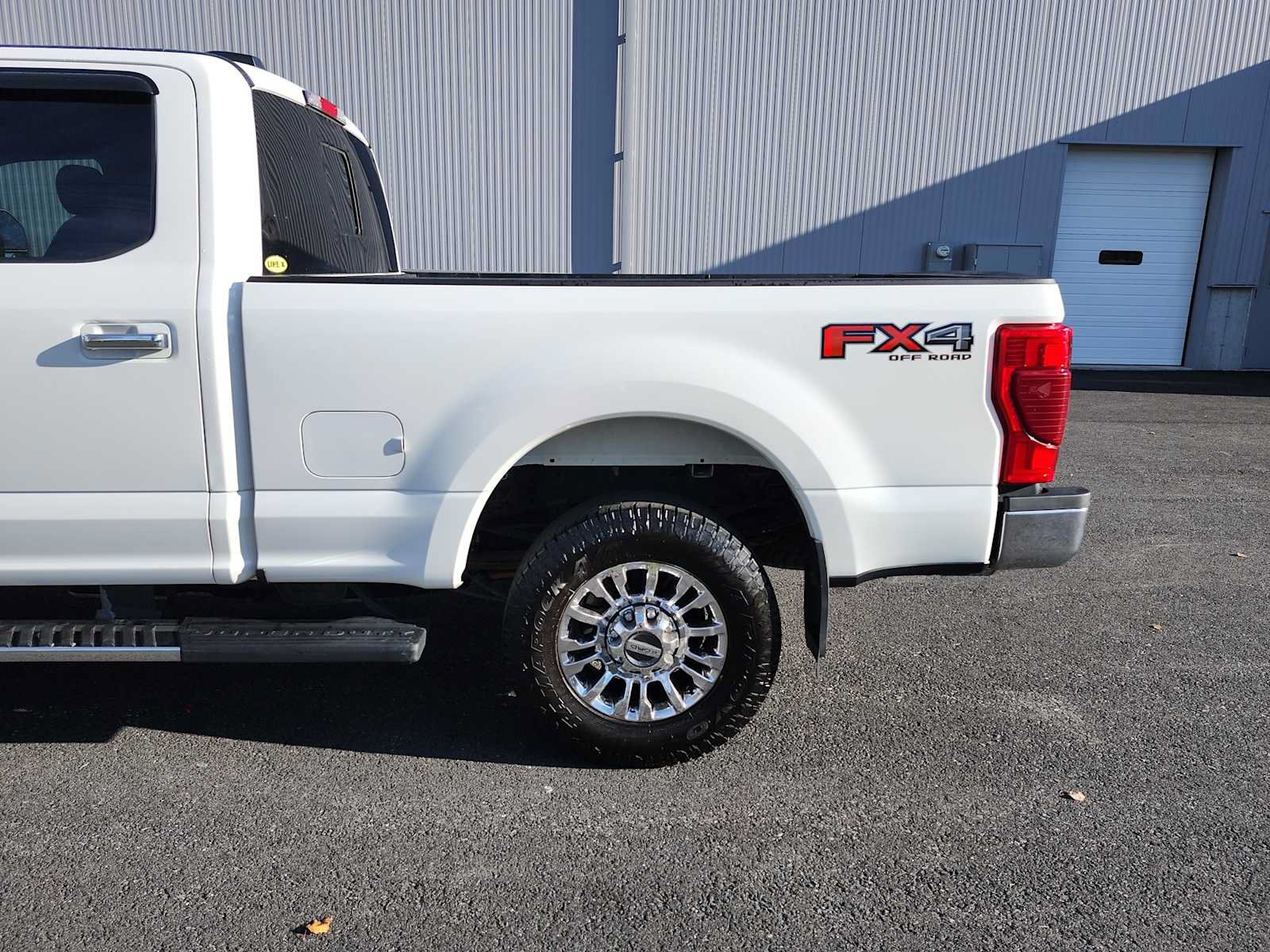 Used 2022 Ford F350 Lariat w/ Lariat Ultimate Package AWD/4WD image 16