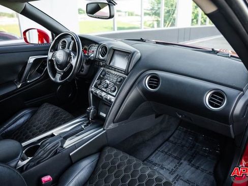 Used 2009 Nissan GT-R Premium AWD/4WD image 23