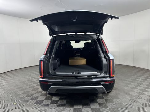 New 2026 Cadillac Vistiq Sport image 21