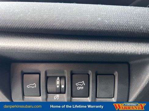 Used 2022 Subaru Outback Premium image 12