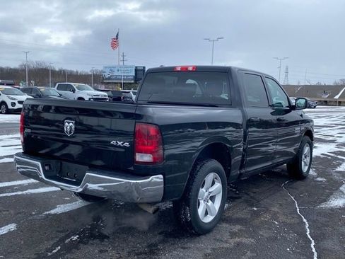 Used 2022 RAM 1500 Classic SLT image 3