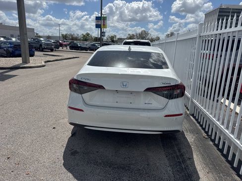 Used 2025 Honda Civic Sport Touring image 4