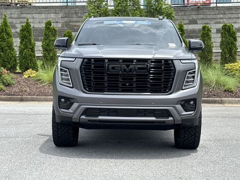 Used 2025 GMC Yukon Denali w/ Denali Reserve Package AWD/4WD image 3