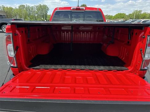 Certified 2018 GMC Canyon SLE w/ SLE Convenience Package AWD/4WD image 23