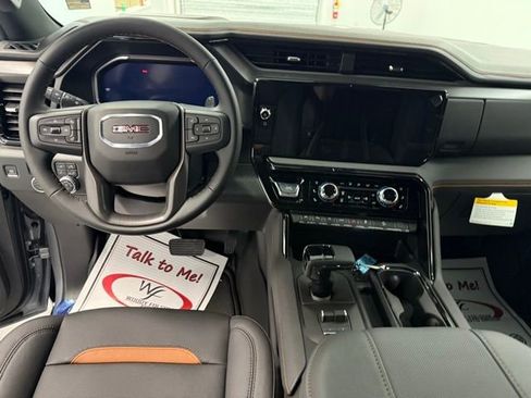 New 2026 GMC Sierra 1500 AT4 w/ Technology Package AWD/4WD image 17