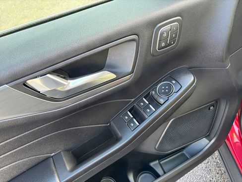 Used 2021 Ford Escape Titanium w/ Class II Trailer Tow Package image 16