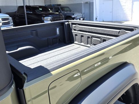 New 2026 Jeep Gladiator Rubicon AWD/4WD image 18
