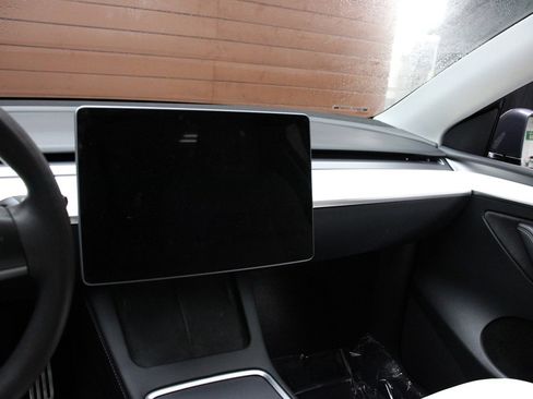 Used 2023 Tesla Model Y Long Range image 47