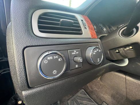 Used 2009 Chevrolet Suburban LT image 13
