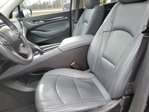 Used 2019 Buick Enclave Essence w/ LPO, Sport Appearance Package image 32