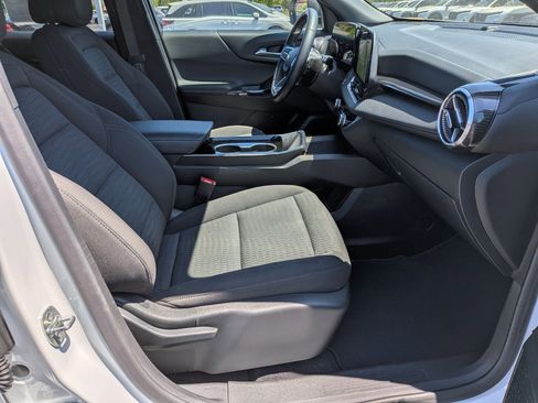 Used 2025 Chevrolet Equinox LT image 37