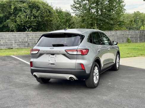 Used 2022 Ford Escape SE FWD image 5