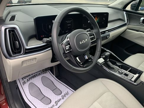 Used 2024 Kia Sorento SX AWD/4WD image 19