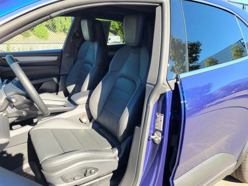 Certified 2024 Porsche Macan 4 Electric image 5