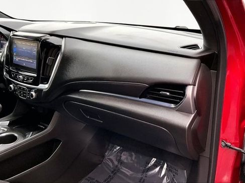 Used 2023 Chevrolet Traverse LT image 19