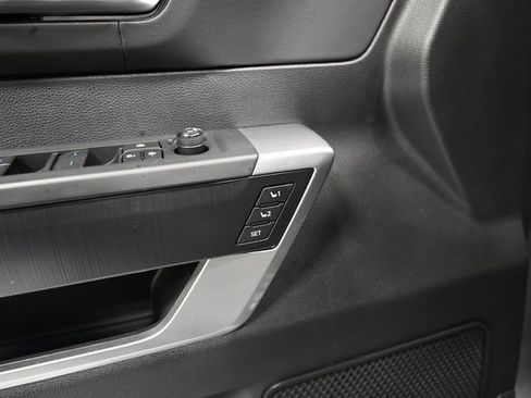 Used 2023 Toyota Sequoia Platinum image 27