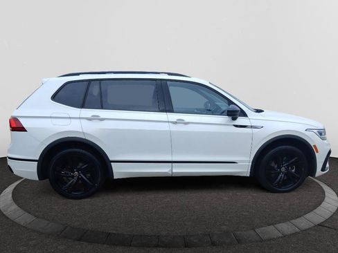 Used 2024 Volkswagen Tiguan SE R-Line FWD image 8
