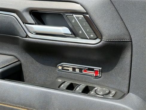 Used 2025 GMC Sierra 1500 AT4 w/ AT4 Premium Package AWD/4WD image 19