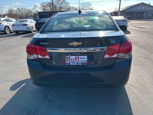 Used 2016 Chevrolet Cruze LT w/ Technology Package image 4