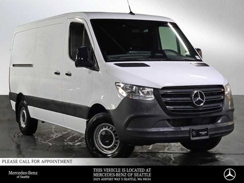 Used 2025 Mercedes-Benz Sprinter 2500 image 1