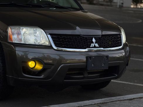 Used 2011 Mitsubishi Endeavor LS AWD/4WD image 9
