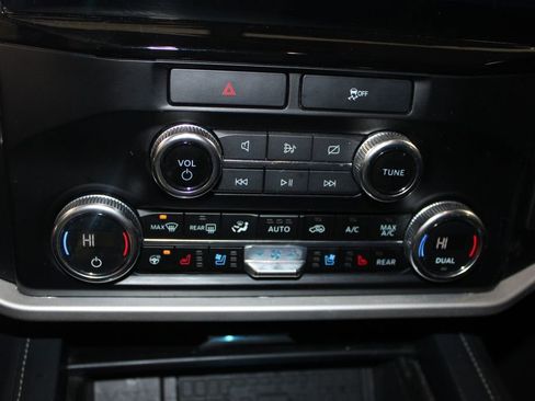 Used 2023 Ford Expedition XLT image 47