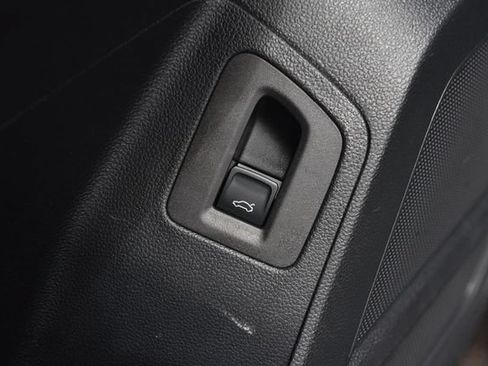 Certified 2023 Volkswagen Atlas SEL Premium AWD/4WD image 9