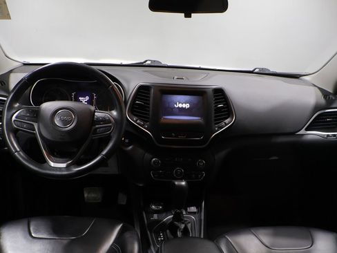 Certified 2019 Jeep Cherokee Latitude Plus w/ Cold Weather Group image 15