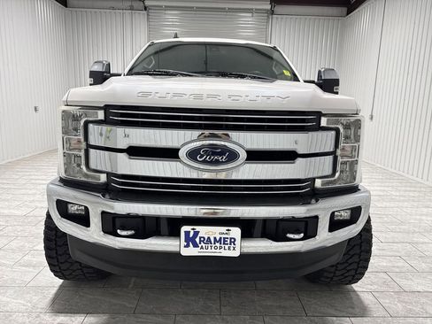 Used 2019 Ford F250 Lariat w/ Lariat Ultimate Package AWD/4WD image 32