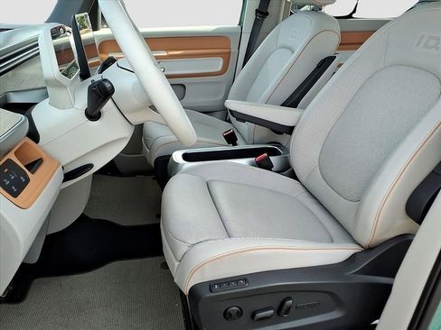 New 2025 Volkswagen ID. Buzz 1st Edition RWD image 10